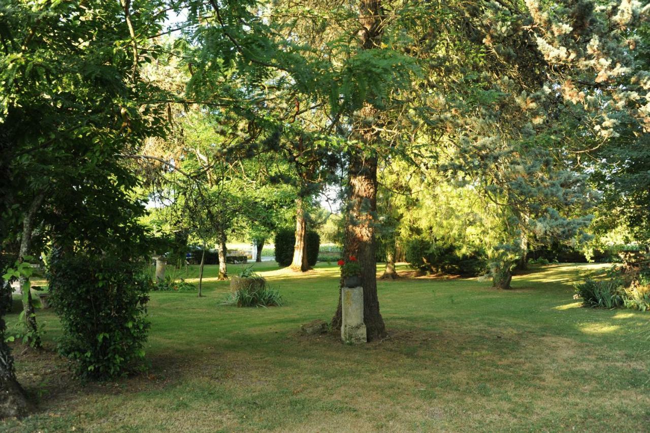 Les Demeures De La Laigne Allas-Bocage Exterior foto